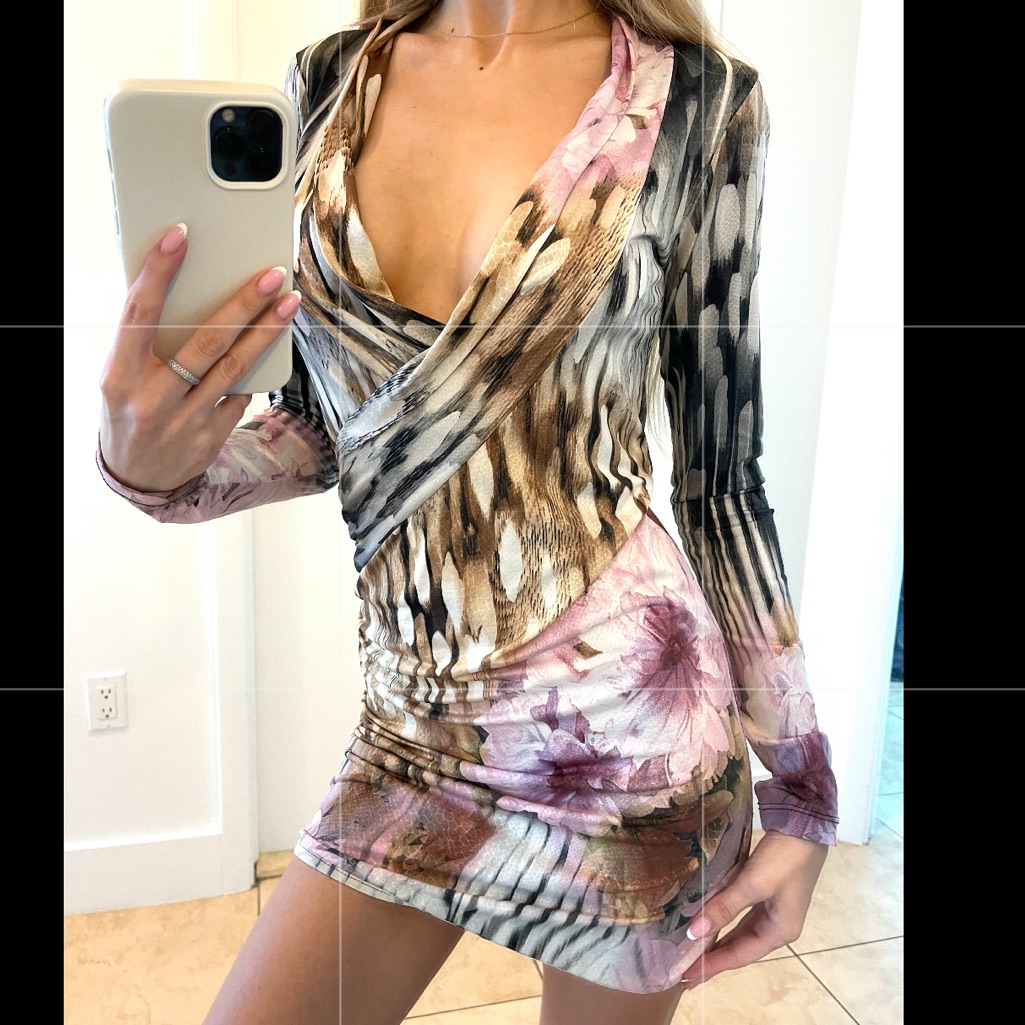 Savee Laguna Beach Dress Long Sleeve Mini Xs Flower / Animal Print Silky Dress